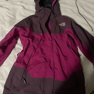 Women’s North Face Rain jacket